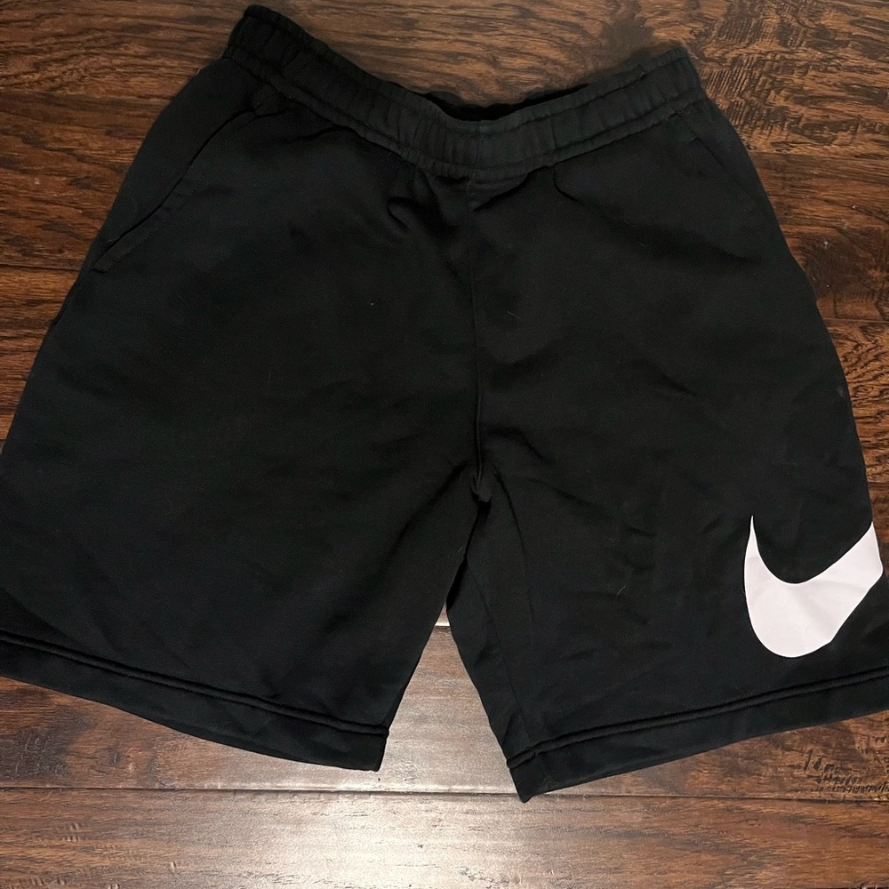 Brand new men’s Nike lounge shorts